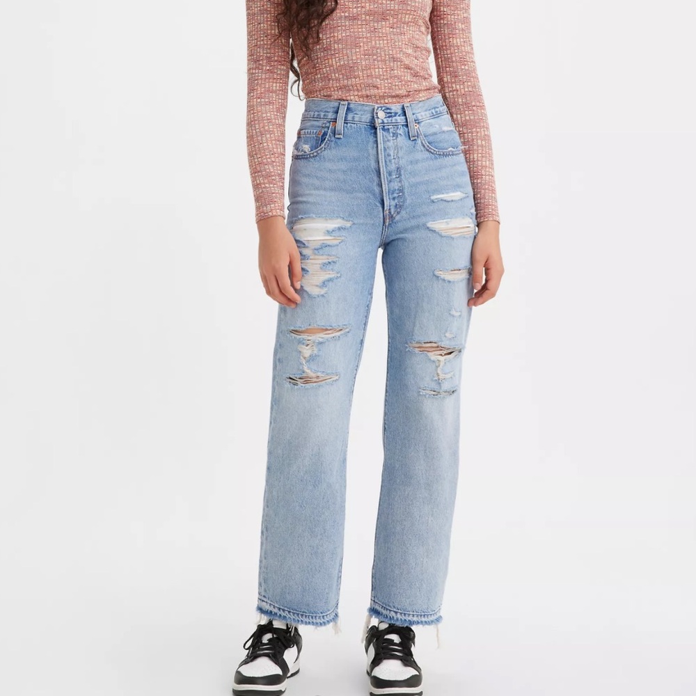 Levi’s Women Ribcage Straight Ankle Jeans Light Indigo Destructed